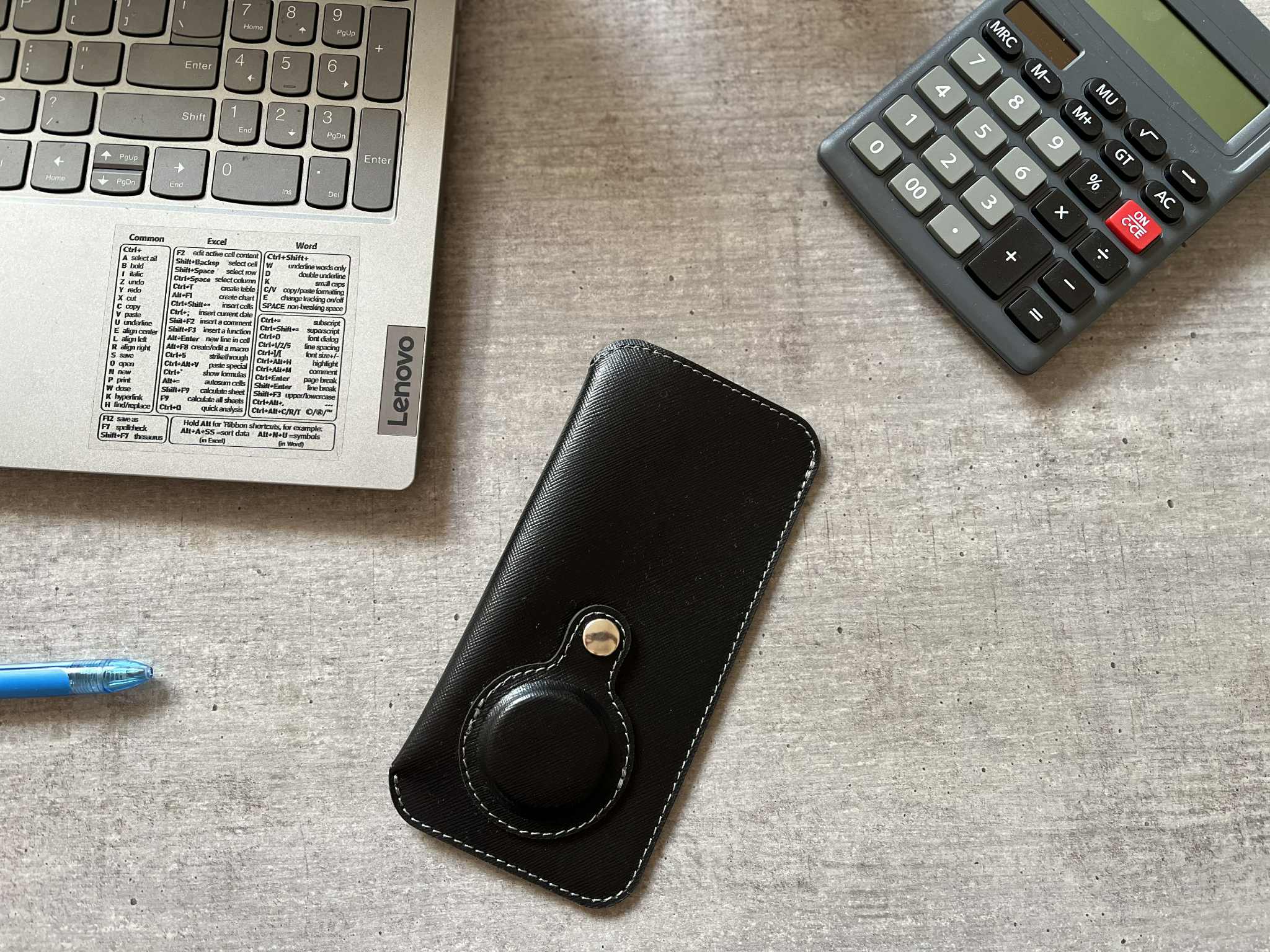 Etui z lokalizatorem